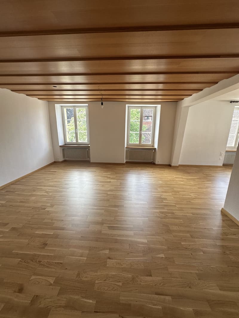 Charmante 4.5-Zimmerwohnung Duplex im Herzen von Nidau (2)
