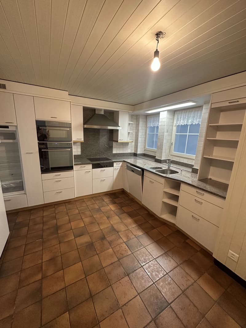 Charmante 4.5-Zimmerwohnung Duplex im Herzen von Nidau (7)