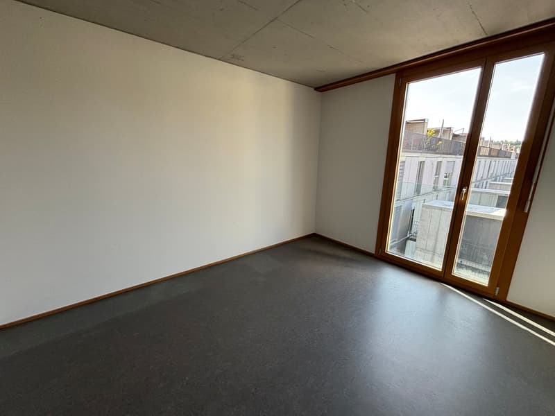 Bright 4.5-room duplex apartment with balcony in Biel (6)