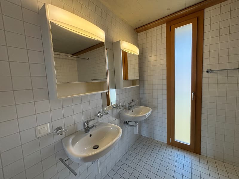 Bright 4.5-room duplex apartment with balcony in Biel (8)