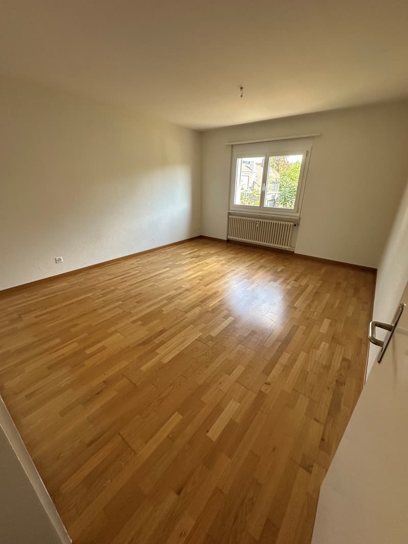 Gemütliche 3-Zimmer-Wohnung mit Balkon in Nidau (2)