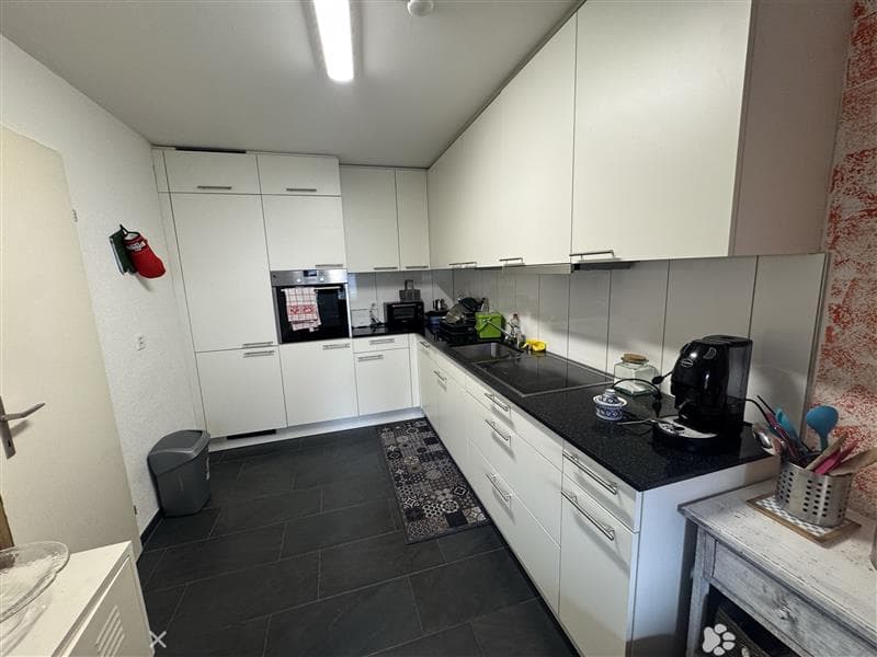 Helle 4.5-Zimmer-Wohnung mit Balkon im Zentrum von Biel (2)