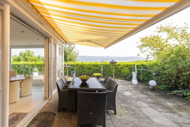 Idyllic Hideaway with Fantastic Panoramic View (3)