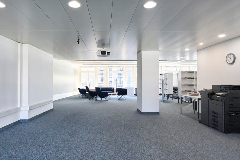 Espace commercial et de bureau attractif dans un excellent emplacement en ville (7)
