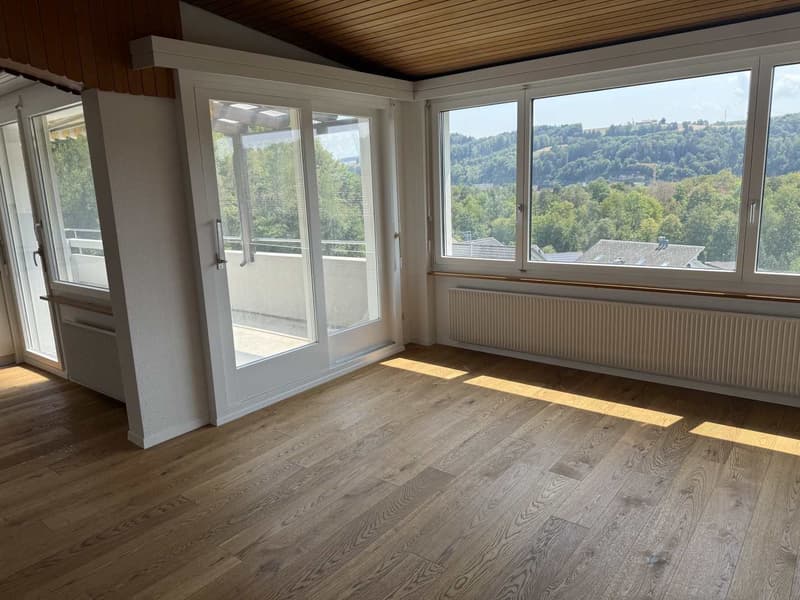 Grosszügige 6-Zimmer-Wohnung mit Balkon und Kamin in Neuenegg (8)