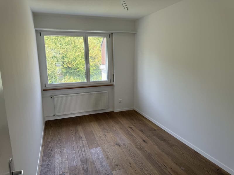 Grosszügige 6-Zimmer-Wohnung mit Balkon und Kamin in Neuenegg (14)