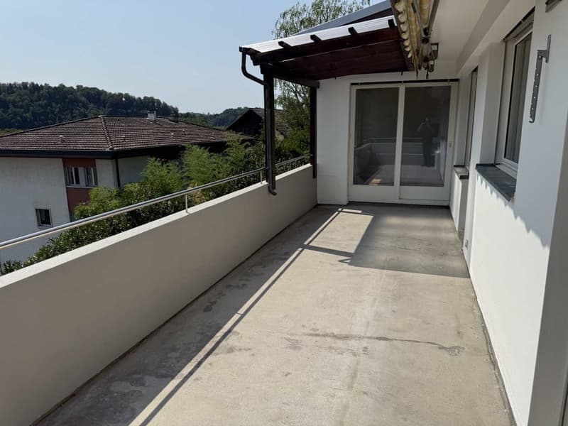 Grosszügige 6-Zimmer-Wohnung mit Balkon und Kamin in Neuenegg (19)