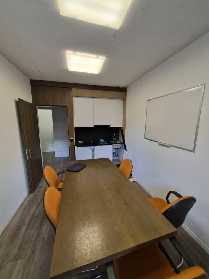 Bureau, cabinet ou similaire à Gevève - beaucoup de choses sont pos... (5)
