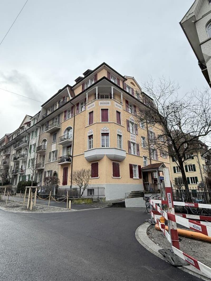 Apartment building in a perfect location! (2)