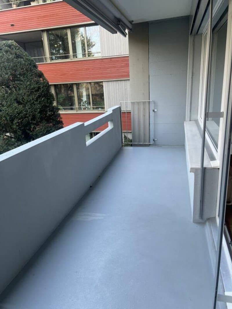 Modern 2-room apartment with balcony (6)