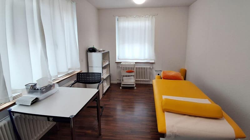 Zentralgelegene Büro- / Praxisräumlichkeiten suchen neue Mieter (3)