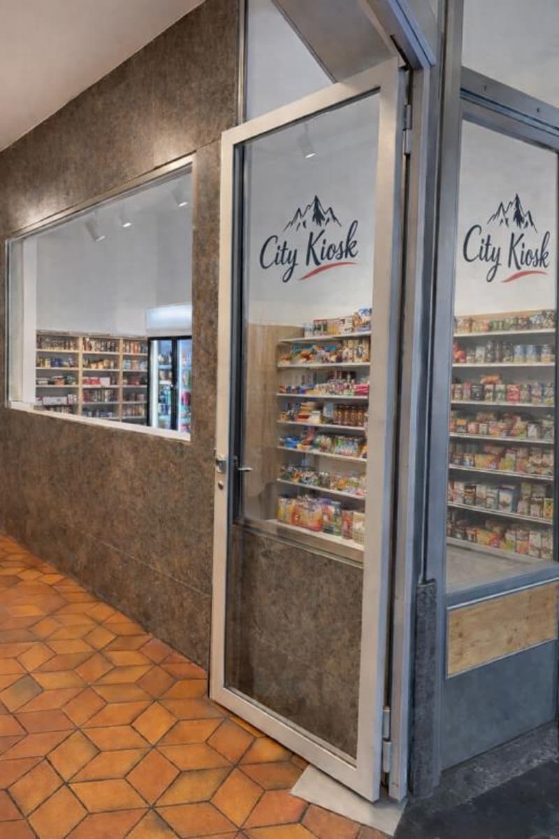 Utilisation intermédiaire - Local commercial 20 m2 - Magasin concept - Salle d'exposition (2)