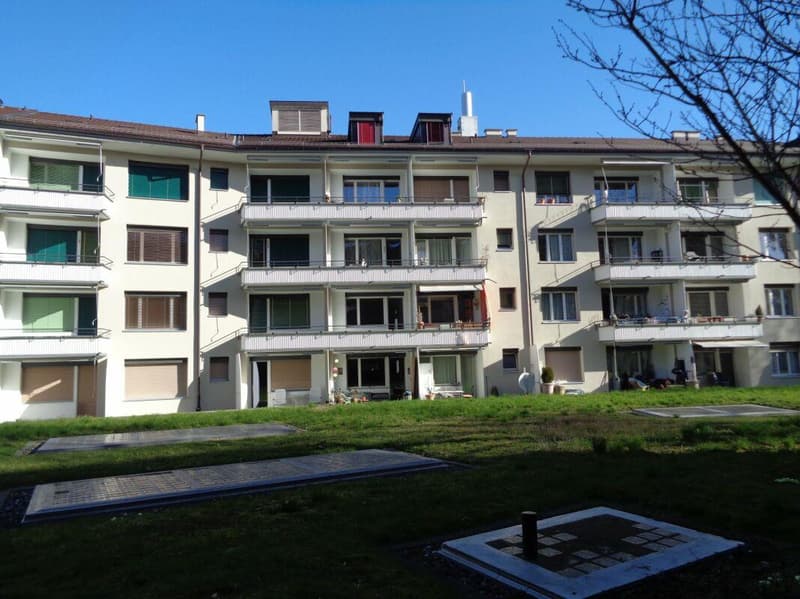 Posto auto in hall (1)