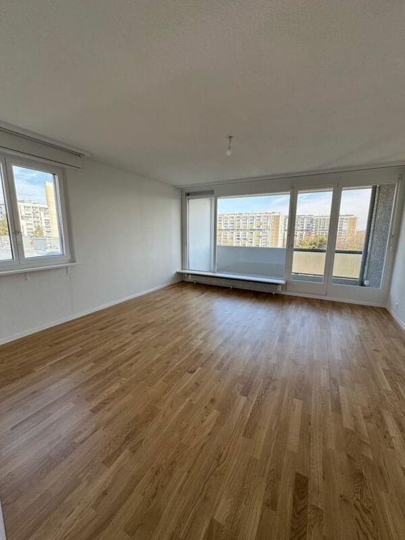 Renovierte 3.5-Zimmerwohnung mit zwei Balkonen im Schwabgut (6)