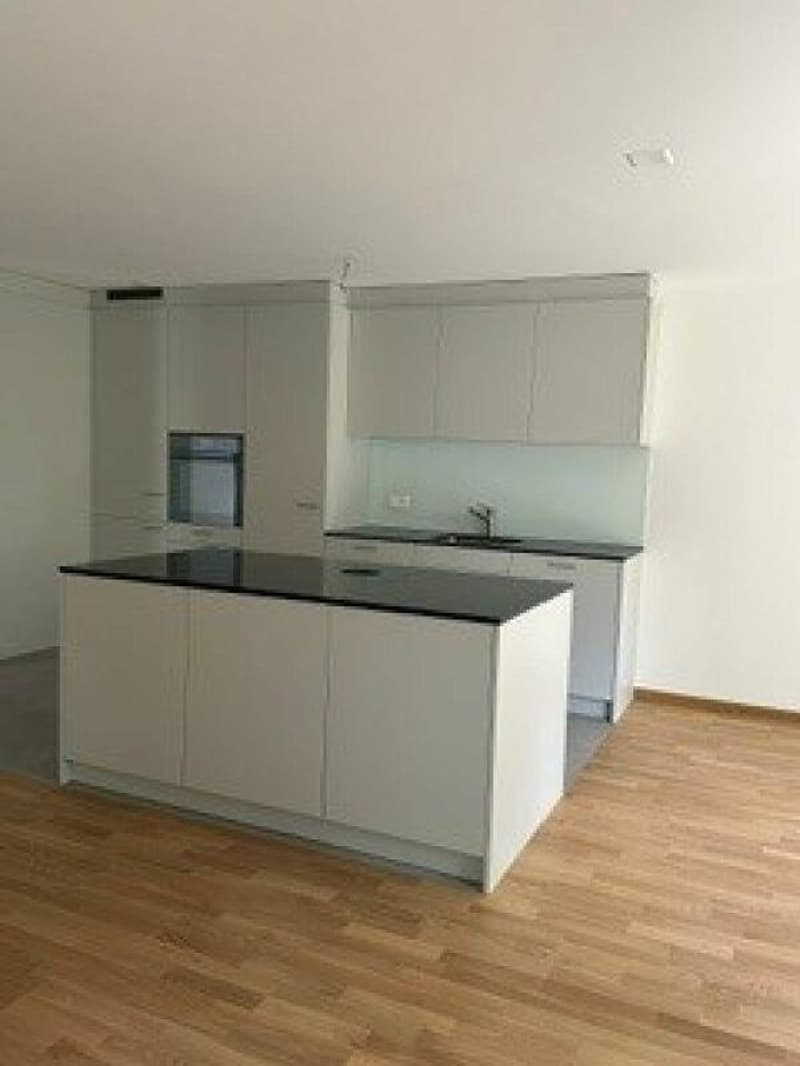 Grosszügige 3.5-Zimmerwohnung nähe Lyssbach (2)
