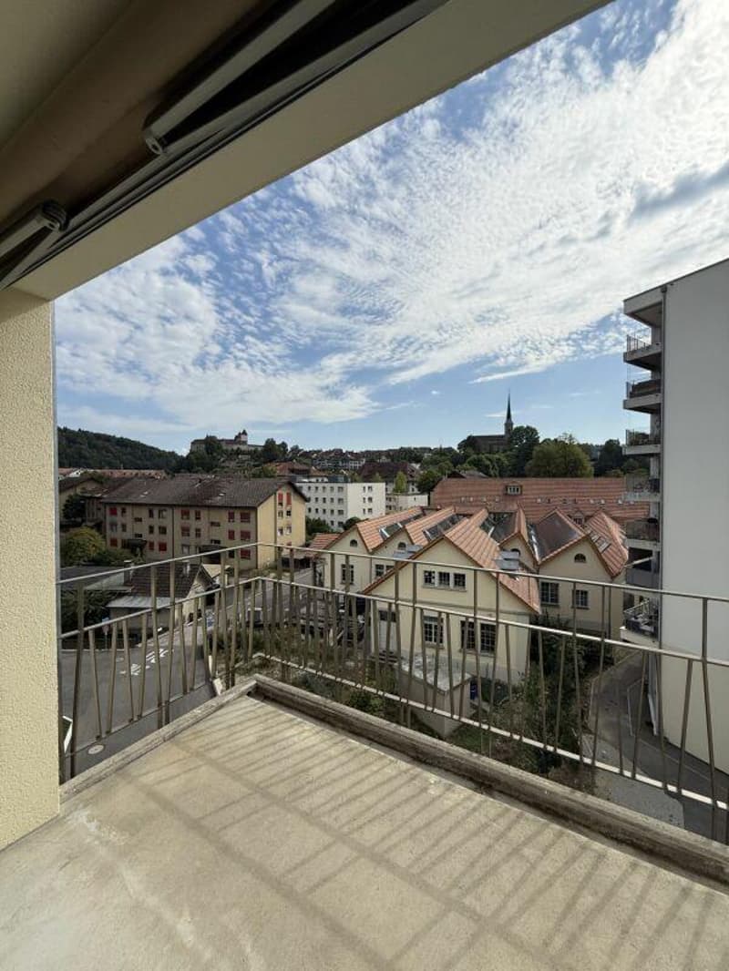 Helle 2.5 Zimmerwohnung in Burgdorf zu vermieten (9)