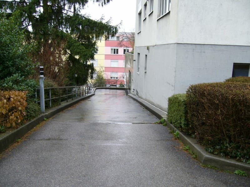 Einstellhallenplatz in Einstellhalle (1)