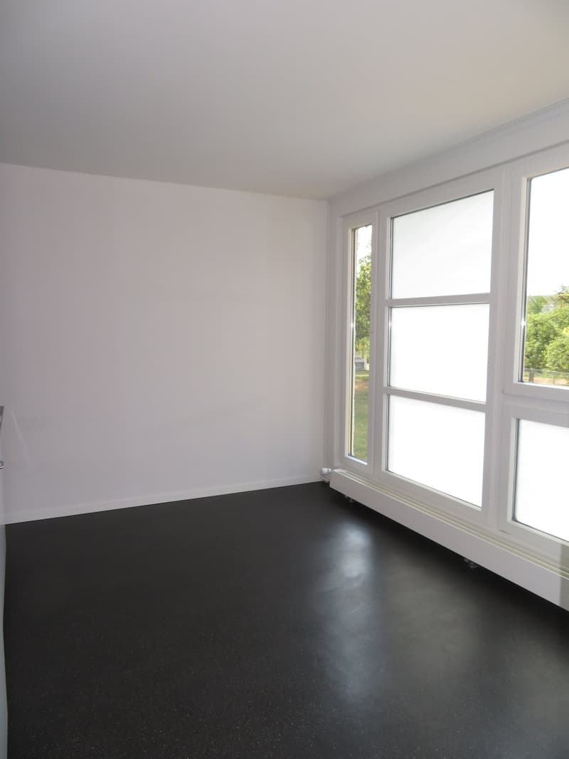 Moderne 3.5-Zimmer-Wohnung mit Gartensitzplatz in Urtenen-Schönbühl (5)