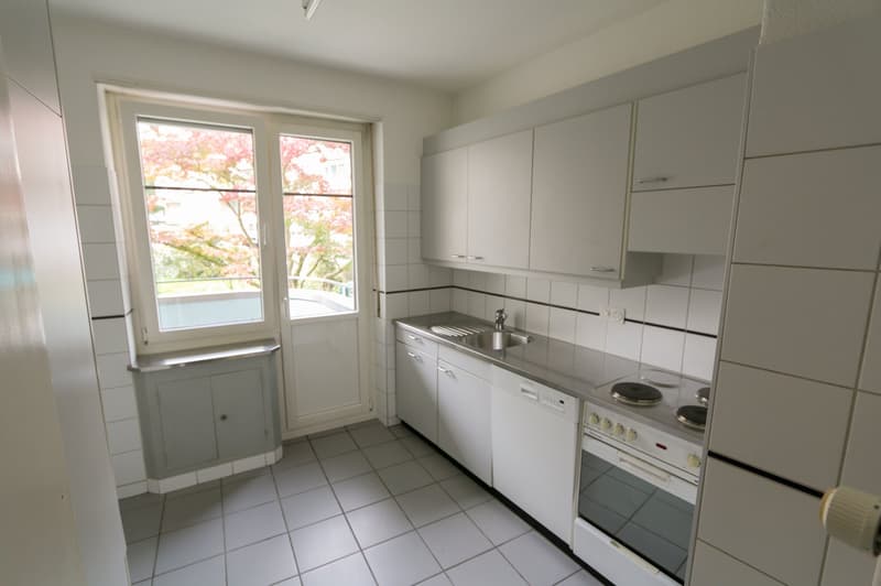 renovierte 2-Zimmer-Wohnung mit Balkon an der Hallerstrasse in Bern (1)