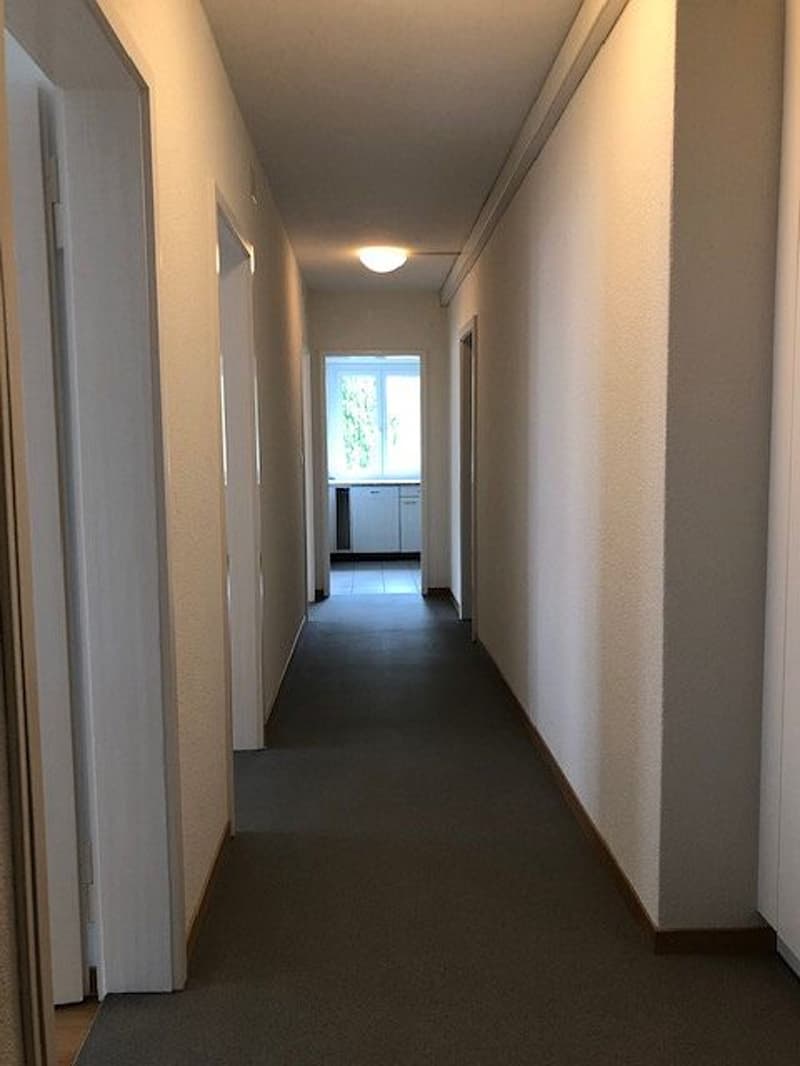 Schöne 2-Zimmerwohnung an zentraler Lage in Liebefeld (2)