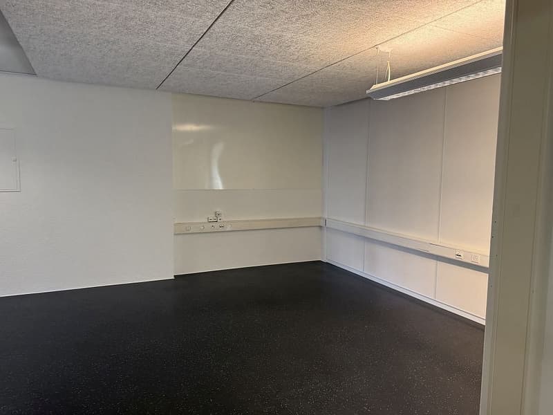 Espace commercial / bureau, rez-de-chaussée (5)