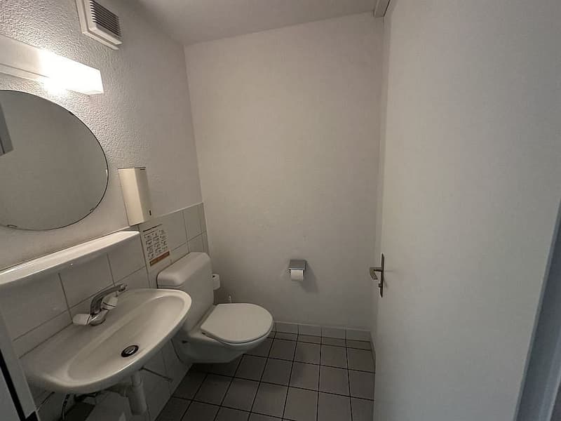 Gewerberaum / Büro, Parterre (10)