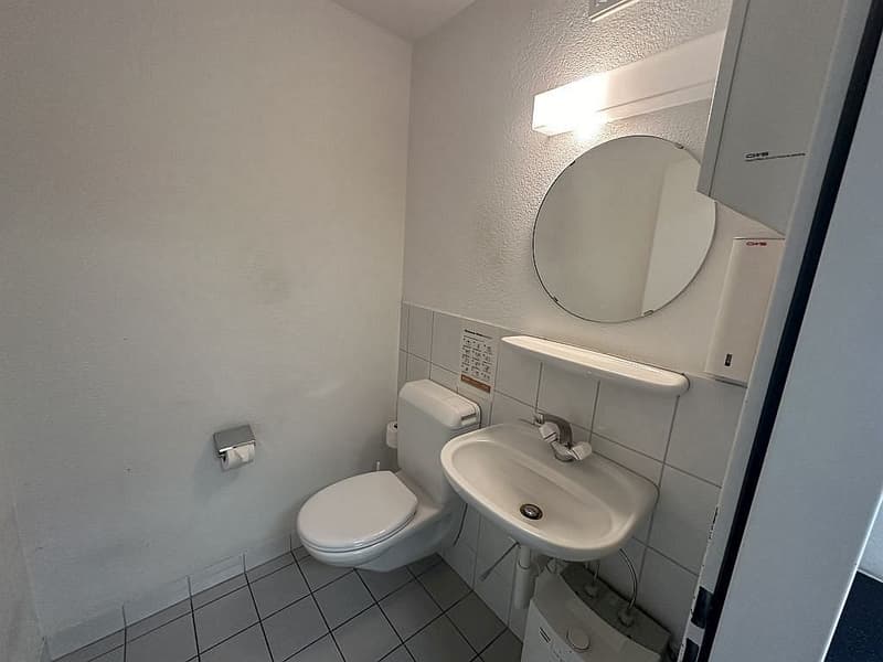 Espace commercial / bureau, rez-de-chaussée (11)