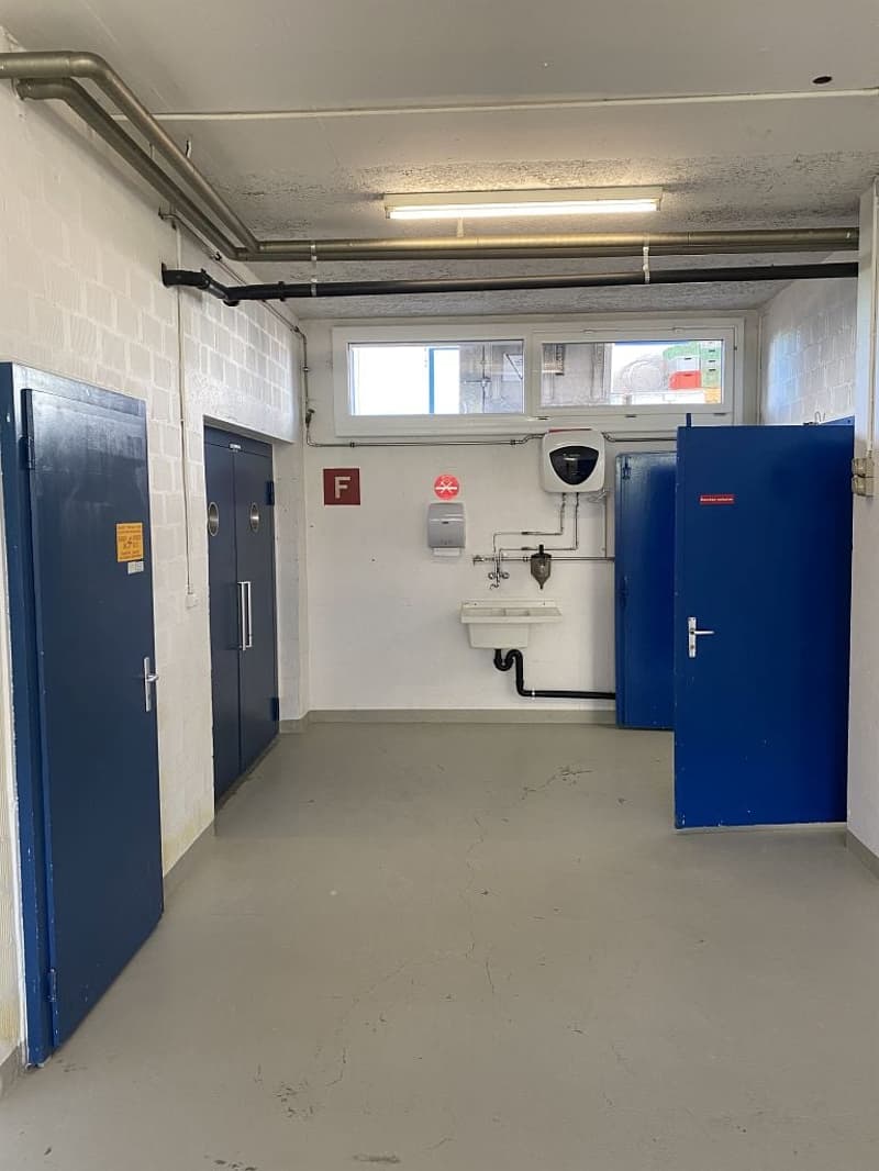 Gewerberaum mit Büro in Münsingen (10)