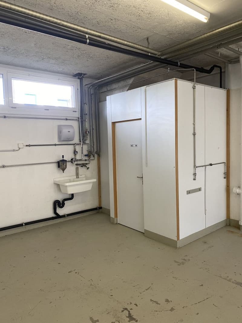 Gewerberaum mit Büro in Münsingen (8)