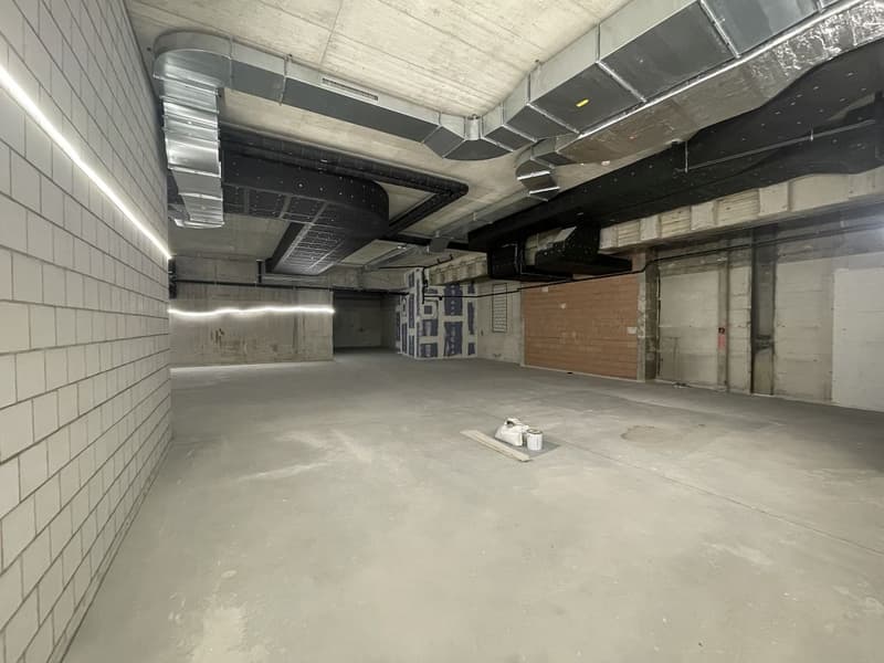 Sie suchen eine zentral gelegene Lagerfläche in unmittelbarer Distanz zum Bahnhof in der Stadt Bern? Dann sind unsere Lagerräumlichkeiten an der Aarbergergasse 30 genau das Richtige für Sie. Die Liegenschaft Aarbergergasse 30 in Bern wurde im Jah (5)