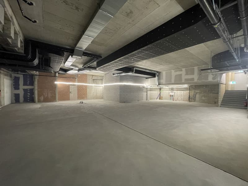 Sie suchen eine zentral gelegene Lagerfläche in unmittelbarer Distanz zum Bahnhof in der Stadt Bern? Dann sind unsere Lagerräumlichkeiten an der Aarbergergasse 30 genau das Richtige für Sie. Die Liegenschaft Aarbergergasse 30 in Bern wurde im Jah (2)