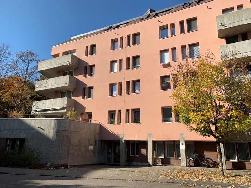 Hallenplatz Nr. 16 (1)