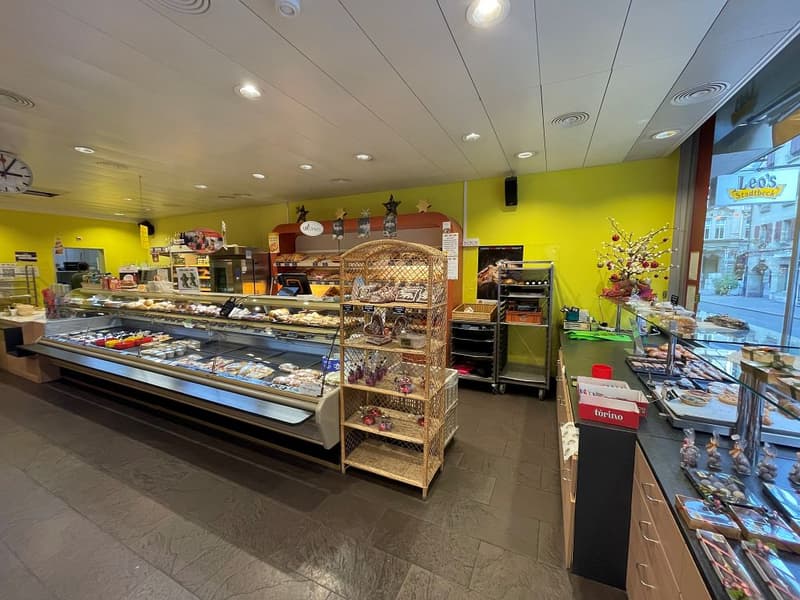 Bakery / Gastronomy Business or Office / Service Use on the Ground Floor (3)