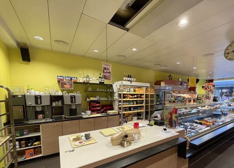 Bakery / Gastronomy Business or Office / Service Use on the Ground Floor (4)
