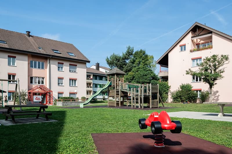 Appartement spacieux 4.5 pièces en étage sous combles avec balcon (9)