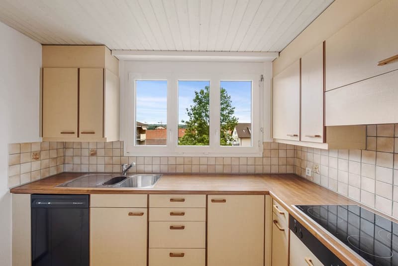 Appartement spacieux 4.5 pièces en étage sous combles avec balcon (3)