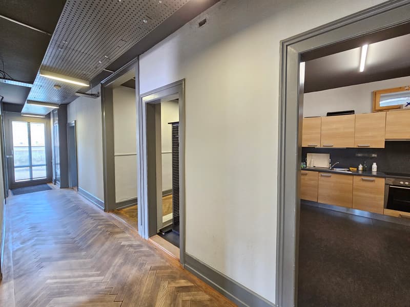 Bureau en location dans un emplacement idéal à côté de la gare d'Interlaken West (3)