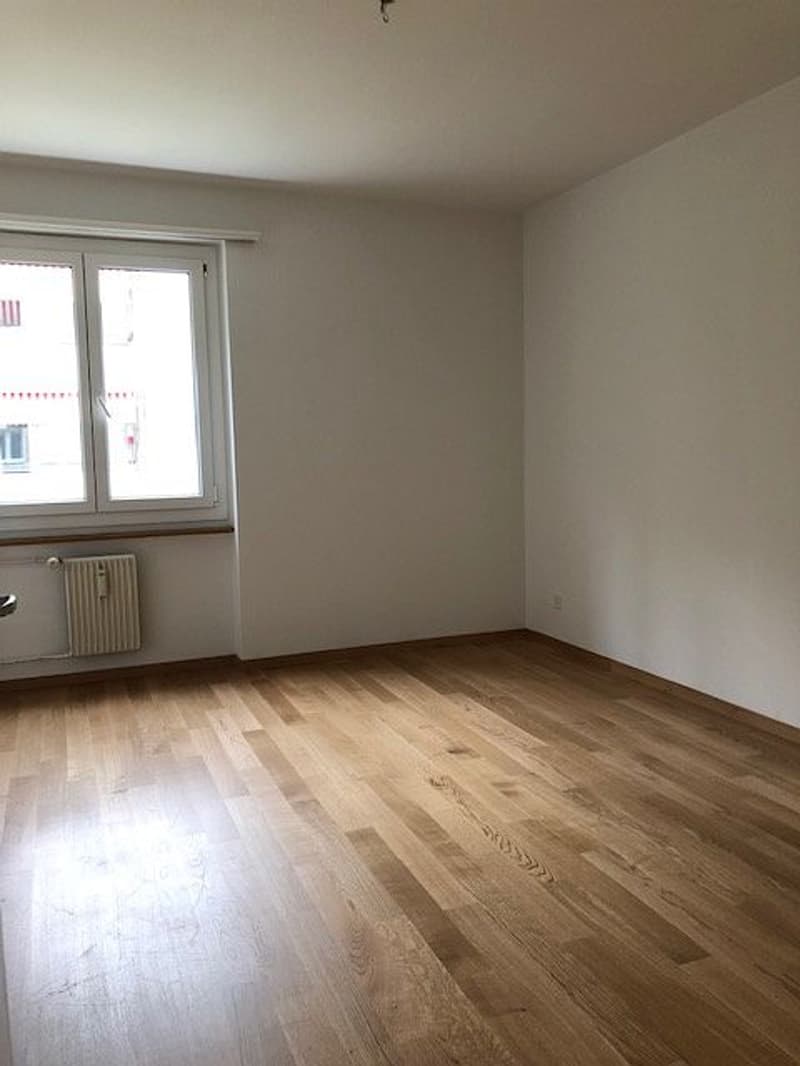 3-bedroom apartment, 1st floor left (6)