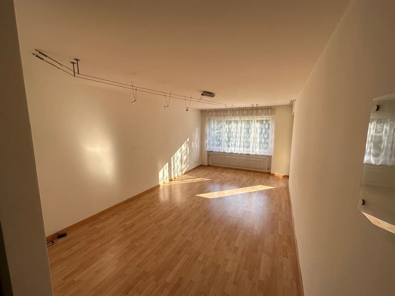 3-bedroom apartment, 1st floor right (3)