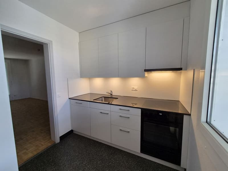 4-Bedroom Apartment, 2nd Floor Left (2)