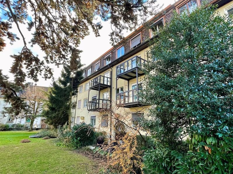 zwei 3.5- Zimmerwohnungen, im 1. + 2. OG links mit zusätzlichem Mansardenzimmer (7)