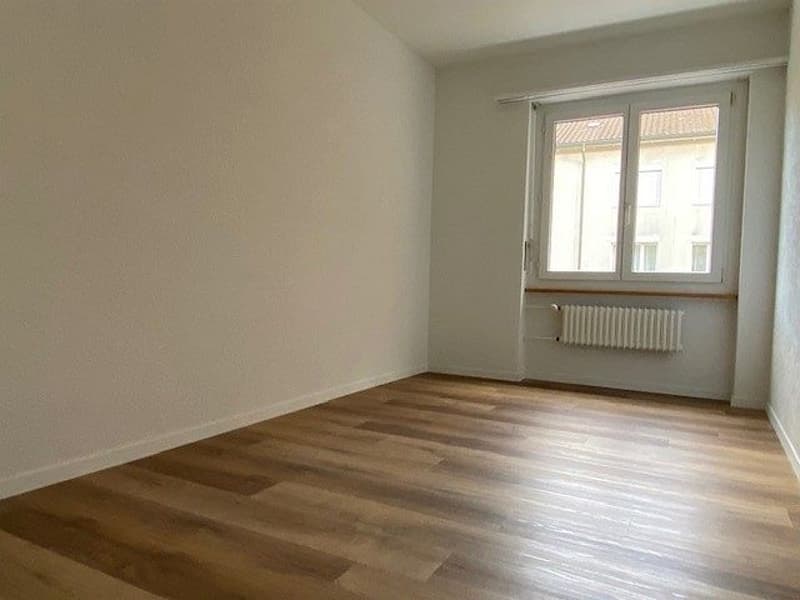 Appartamento di 4 locali, 1° piano a destra (4)