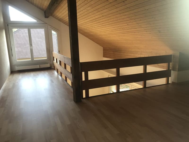 5 1/2-Zw Maisonette, 2. Stock links (8)
