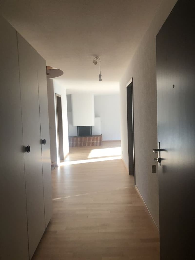 5 1/2-Zw Maisonette, 2. Stock links (2)