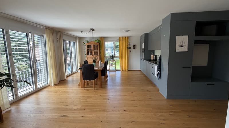 Moderne 3.5-Zimmer-Wohnung in Wattenwil (2)