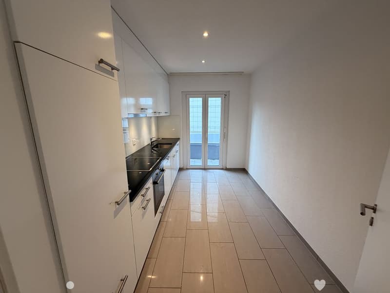 Charmante 3-Zimmerwohnung - im Zentrum von Biel/Bienne (3)
