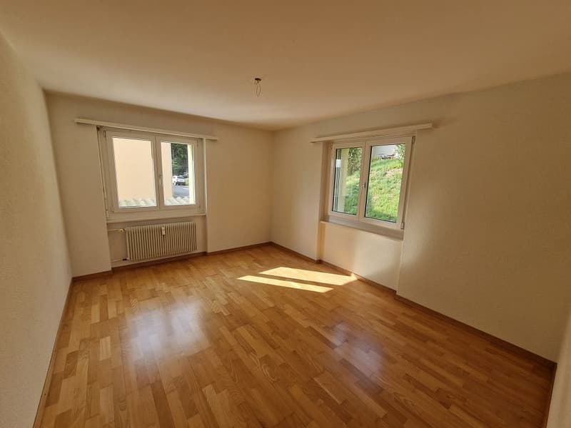helle 3 1/2- Zimmerwohnung 1. Stock rechts (3)