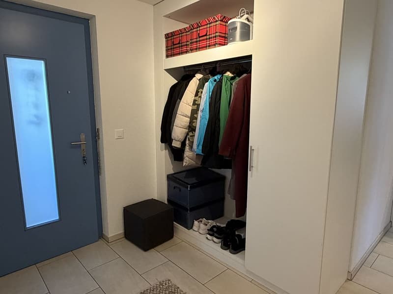 Schöne 3.5-Zimmerwohnung mit grossem Balkon (2)