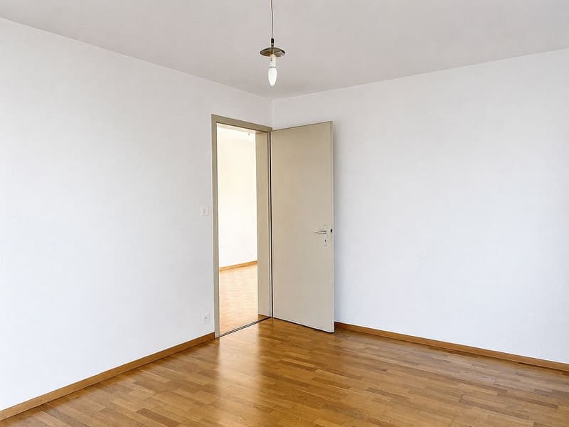 2.5-Zimmerwohnung, 2. Stock rechts (8)