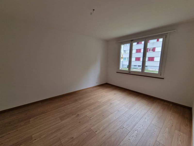 4 1/2-Zimmerwohnung, Parterre rechts (6)